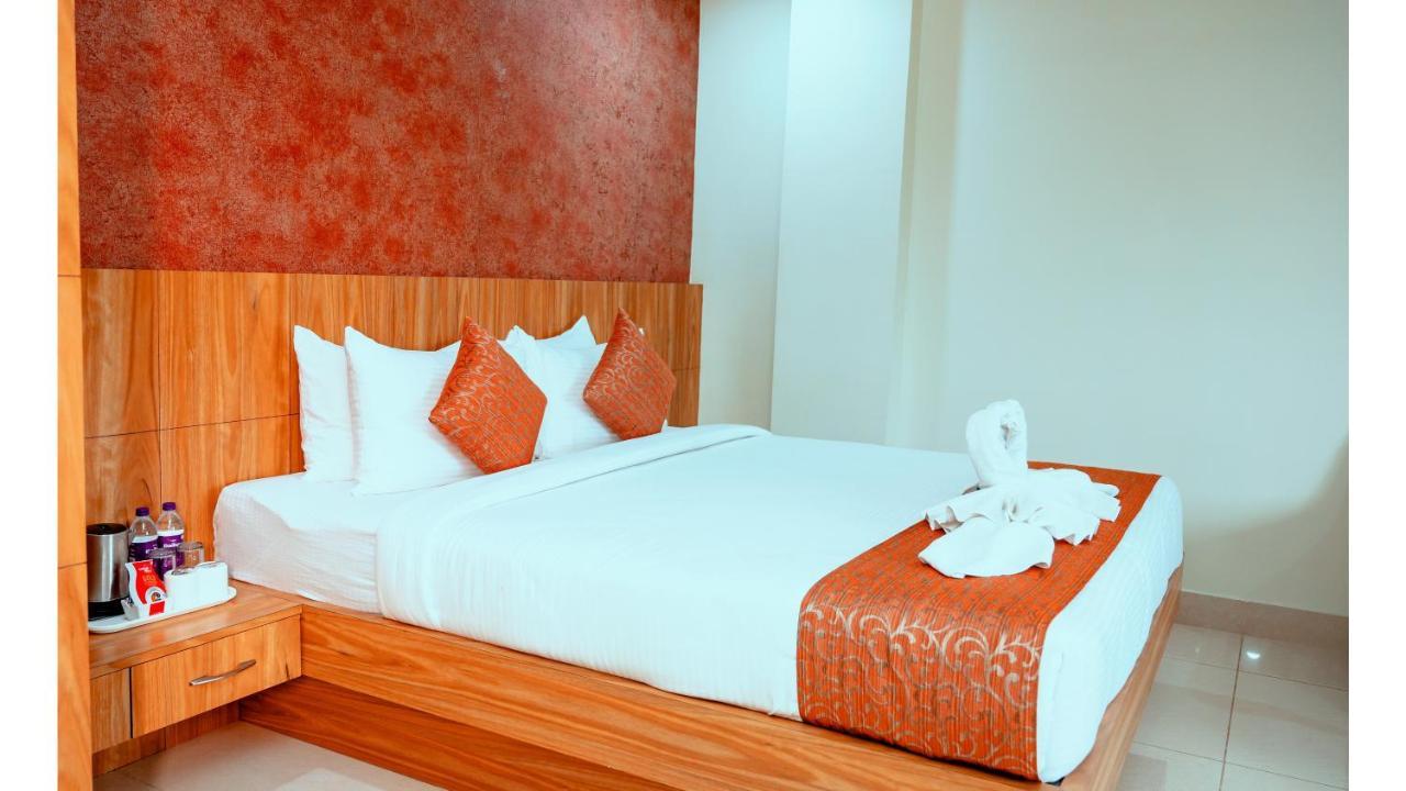 Hotel Dc Star Tarapith Buitenkant foto
