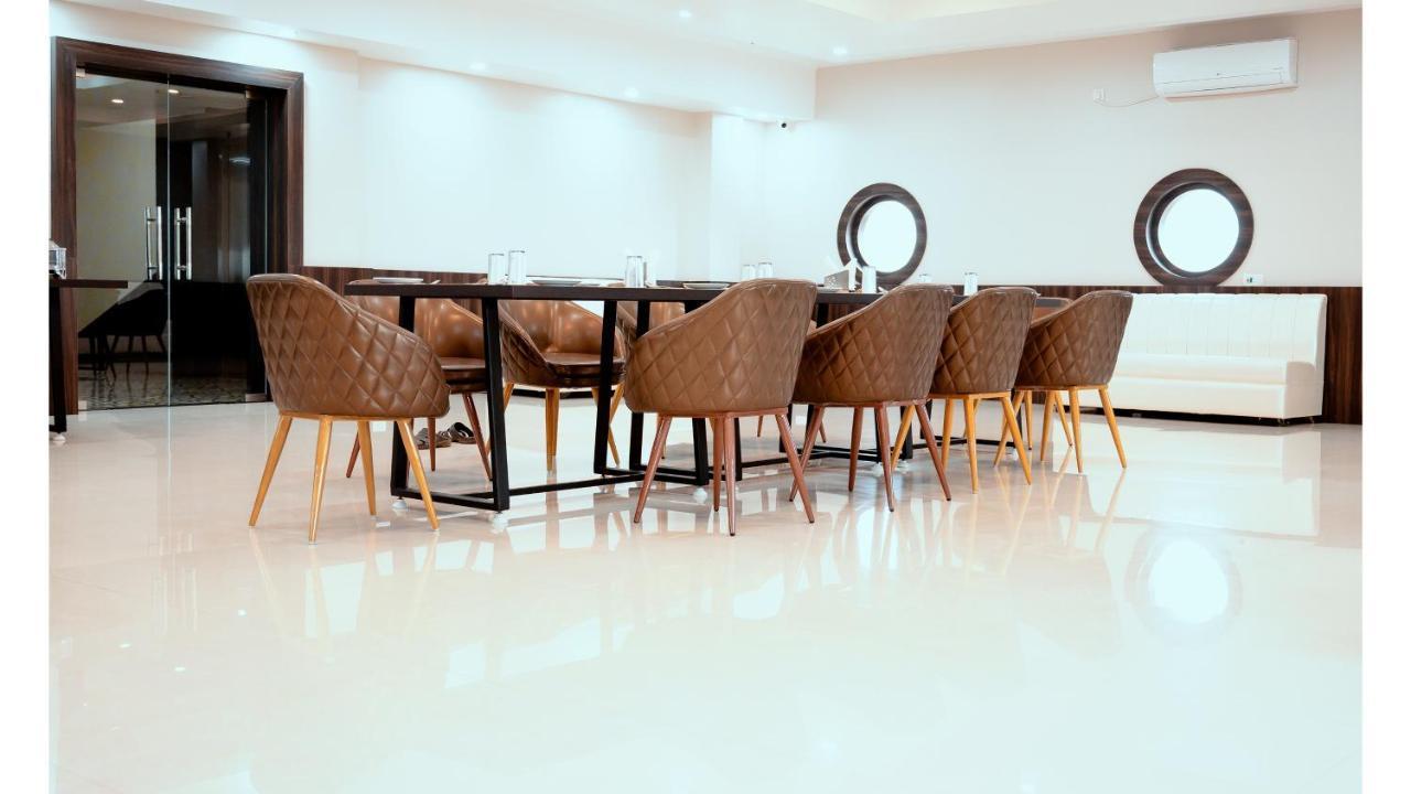 Hotel Dc Star Tarapith Buitenkant foto